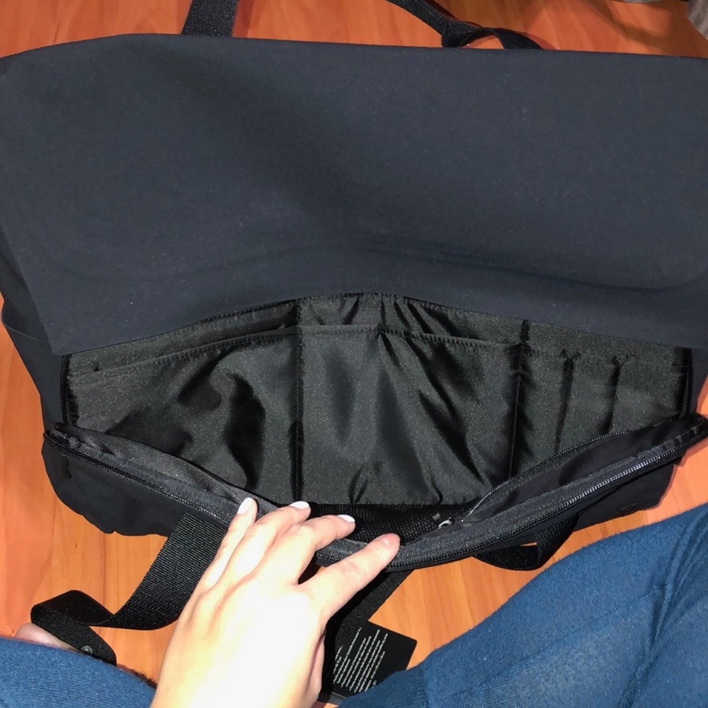 Lululemon Duffle Bag - Picture 6 of 7